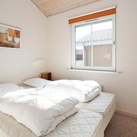 6 Person Holiday Home On A Holiday Park In Grasten Bagian luar foto