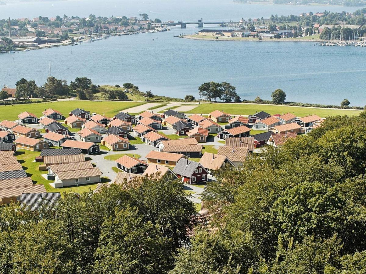 6 Person Holiday Home On A Holiday Park In Grasten Bagian luar foto