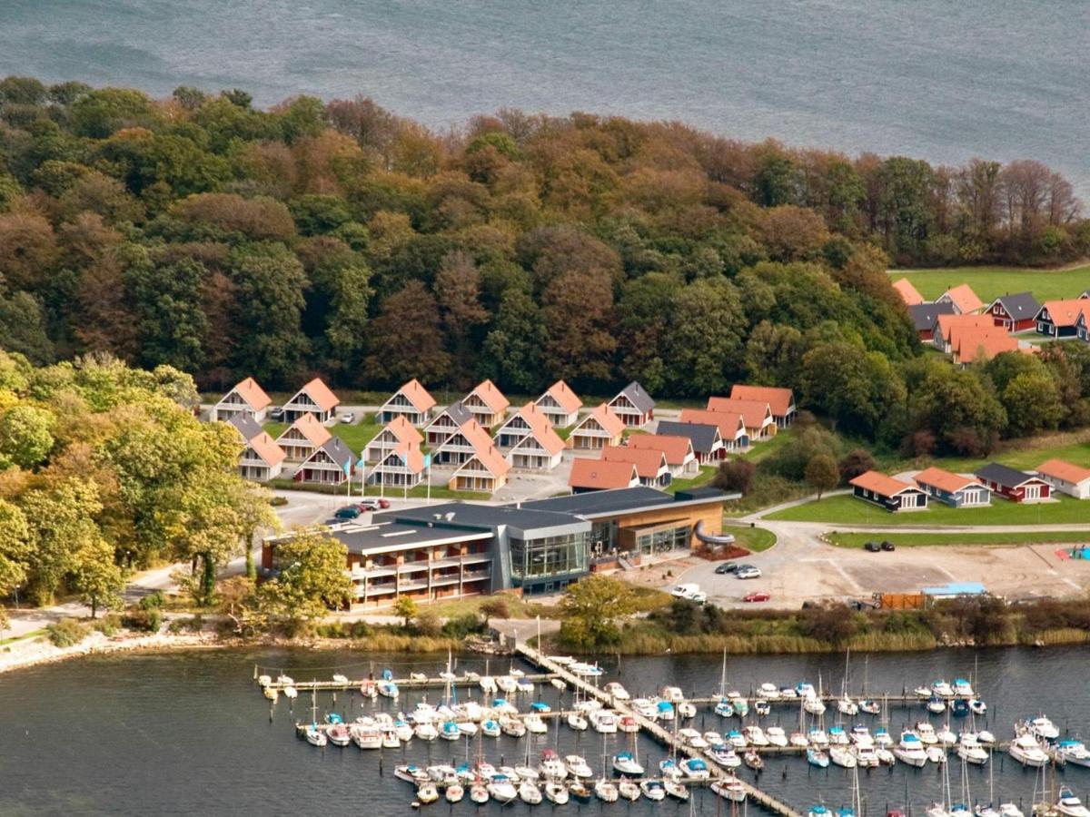 6 Person Holiday Home On A Holiday Park In Grasten Bagian luar foto